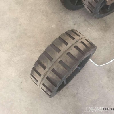 集裝箱吊機實心輪胎、吊機配件、實心輪胎