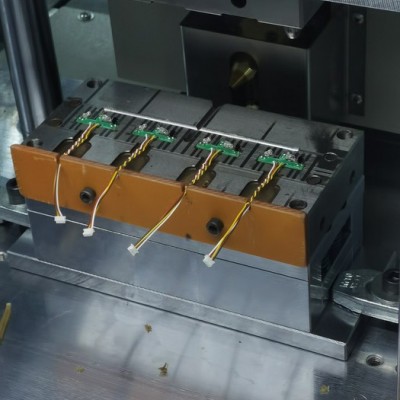 農用機械線路板線束防水，防塵低壓注塑模具，膠料