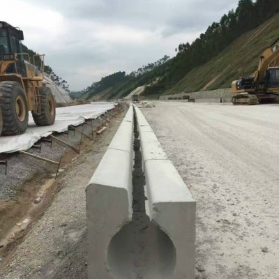 志華塑業排水溝系列高速公路鐵路U型槽流水槽集水槽水溝模具各種水泥制品塑料模具可定制