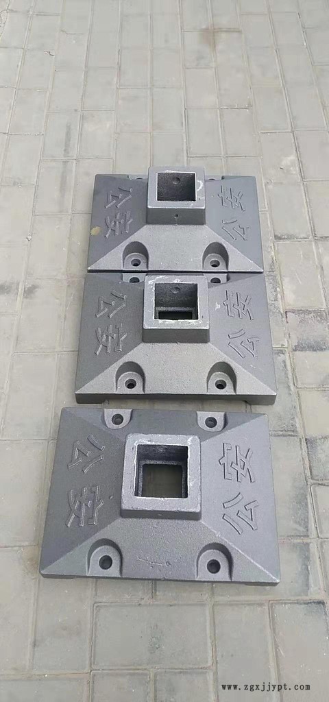 生鐵墩子 底盤長(zhǎng)寬高可以定做交通隔離墩 按需要定做 模具實(shí)型鑄造