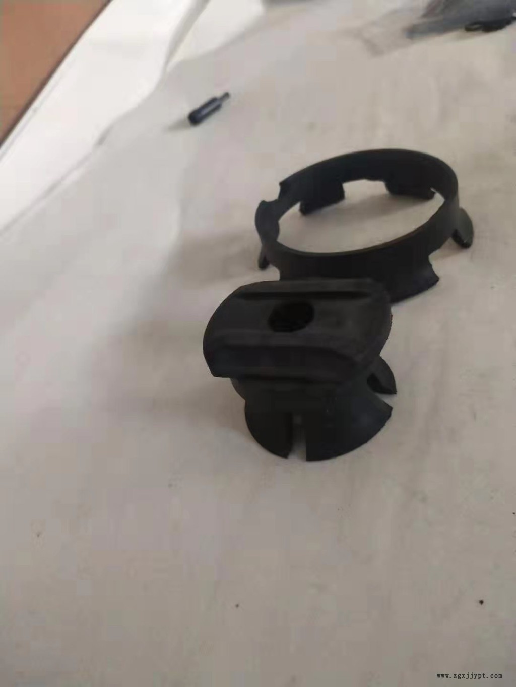 【 厚富】_1.5鎖片_水管套壓板_傳感器配件模具定做 歡迎來(lái)電咨詢